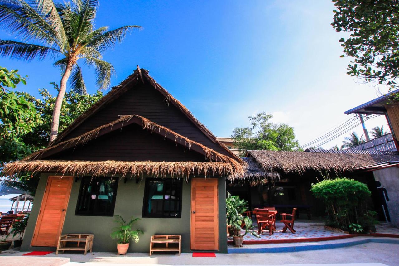 Bandon Beach Bar & Hostel (Adults Only) Ламаи-Бич Экстерьер фото