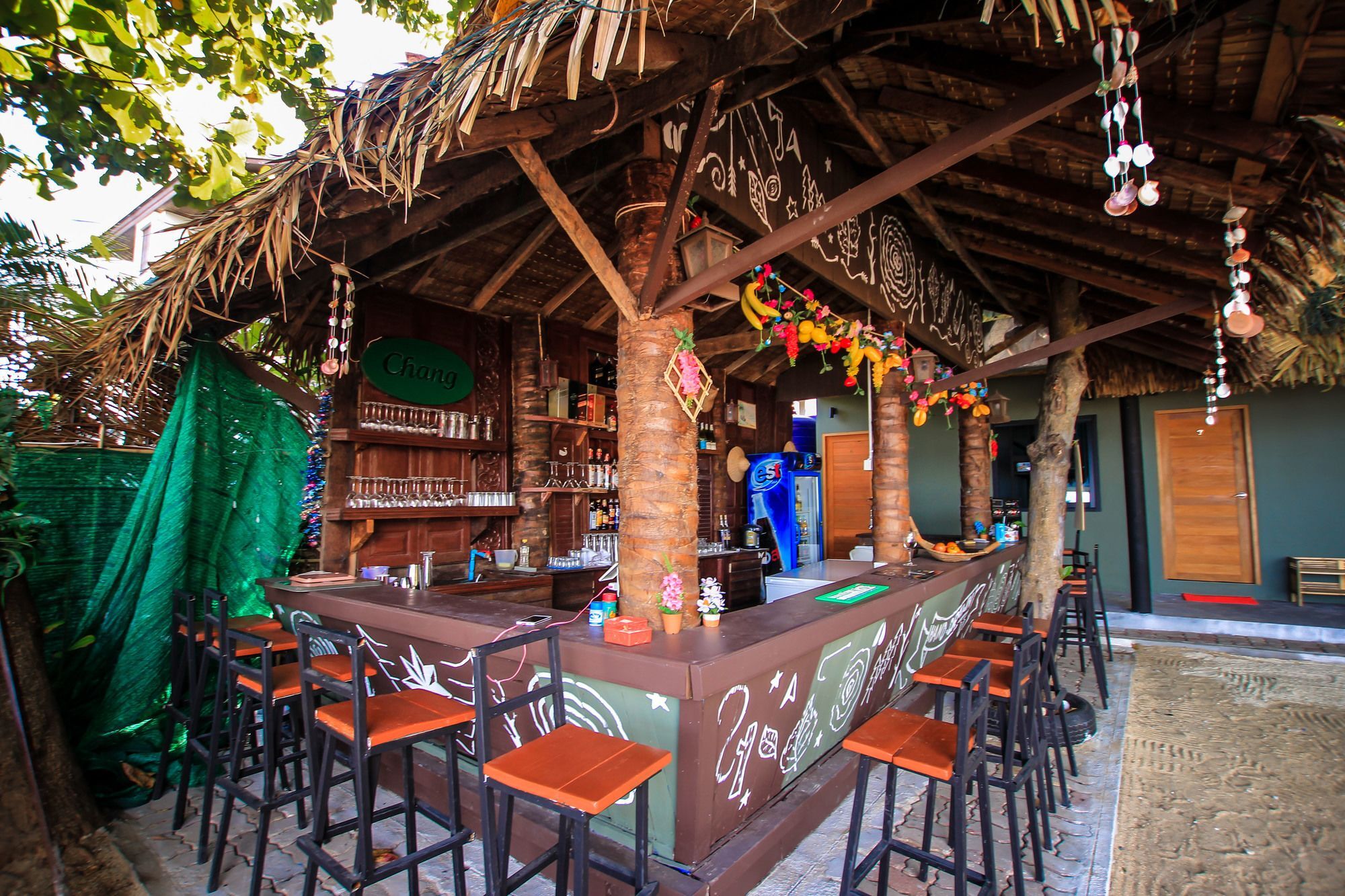 Bandon Beach Bar & Hostel (Adults Only) Ламаи-Бич Экстерьер фото
